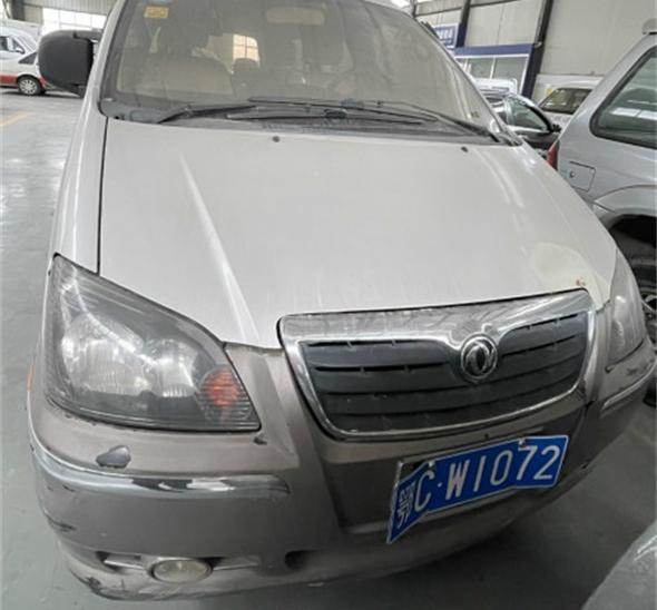 東風(fēng)牌  鄂CW1072