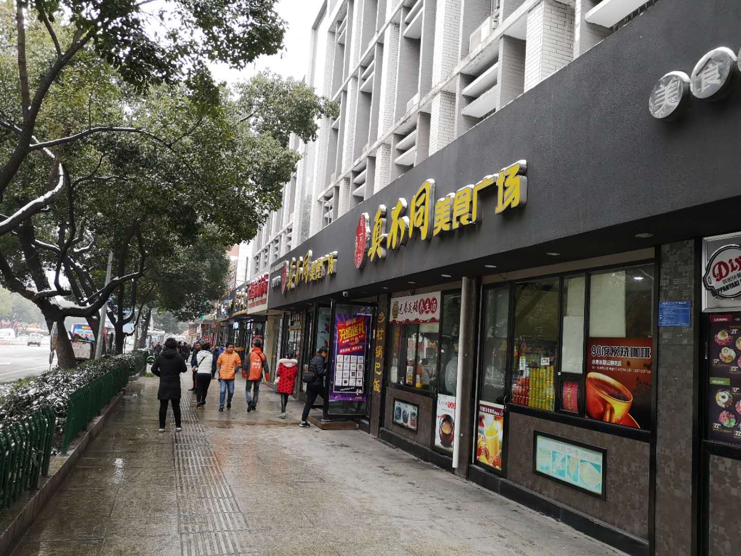 十堰臨街商鋪對(duì)外拍租